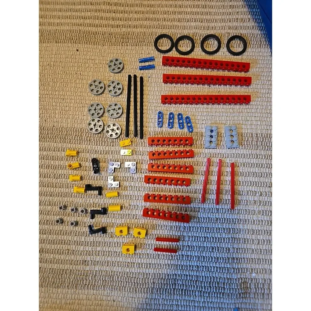 LEGO Gear Bots Science/STEM Activity Kit Physics-Driven Bots Legos Preowned - Picture 2 of 4